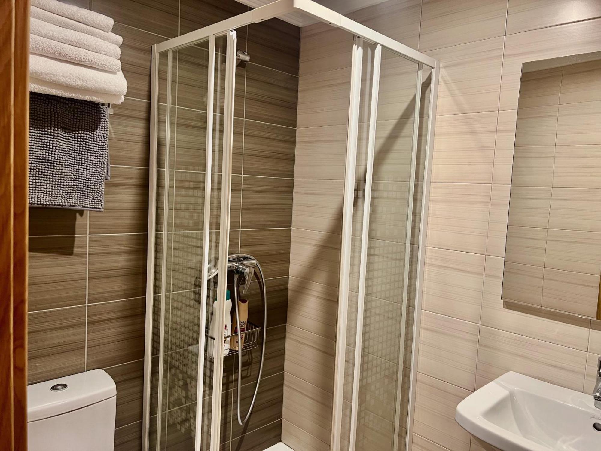 Apartamento Europa Prados Atenea Oviedo Bagian luar foto