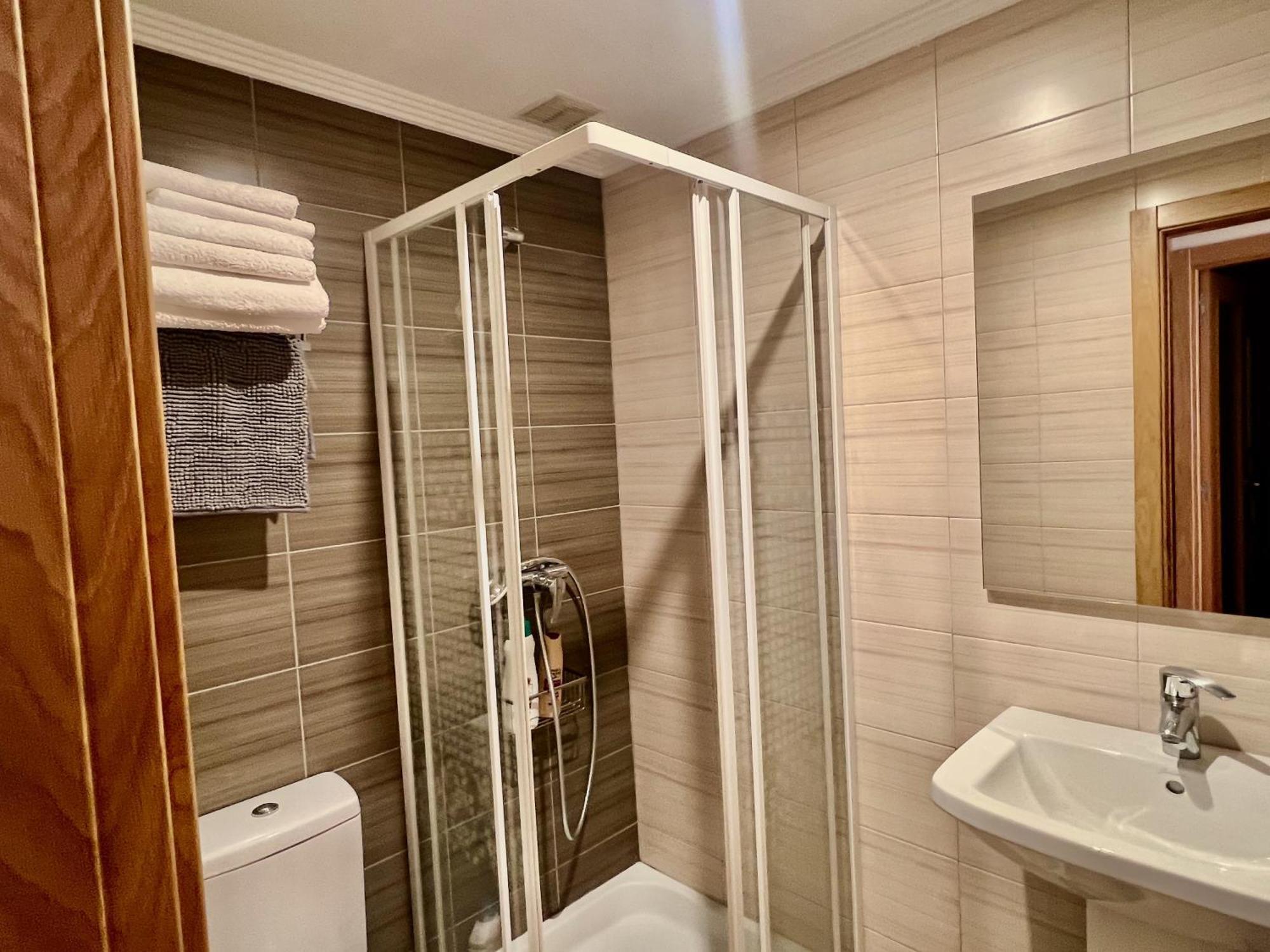 Apartamento Europa Prados Atenea Oviedo Bagian luar foto